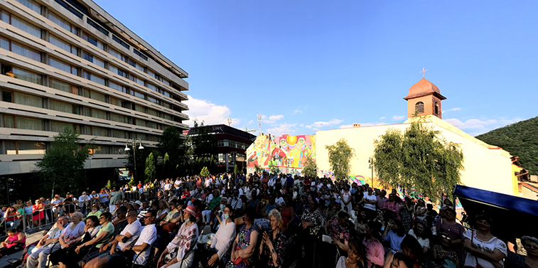Panoramă interactivă - Concert în Piața Sfântul Ioan Brașov